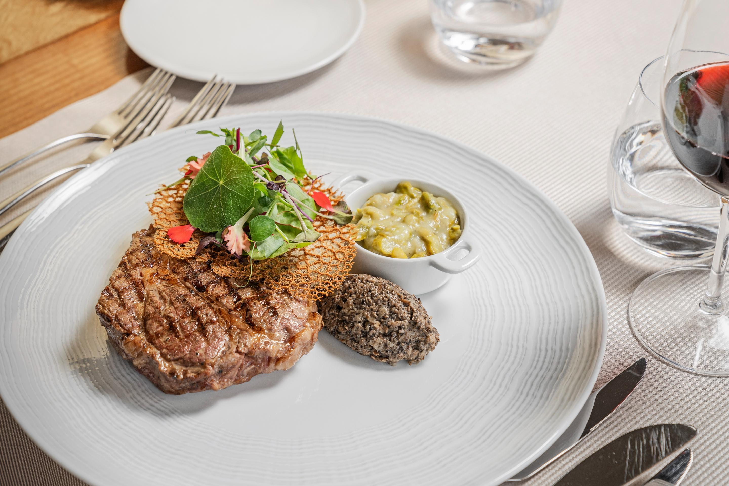 Grand Hotel Acores Atlantico Понта Делгада Екстериор снимка A steak prepared at the restaurant