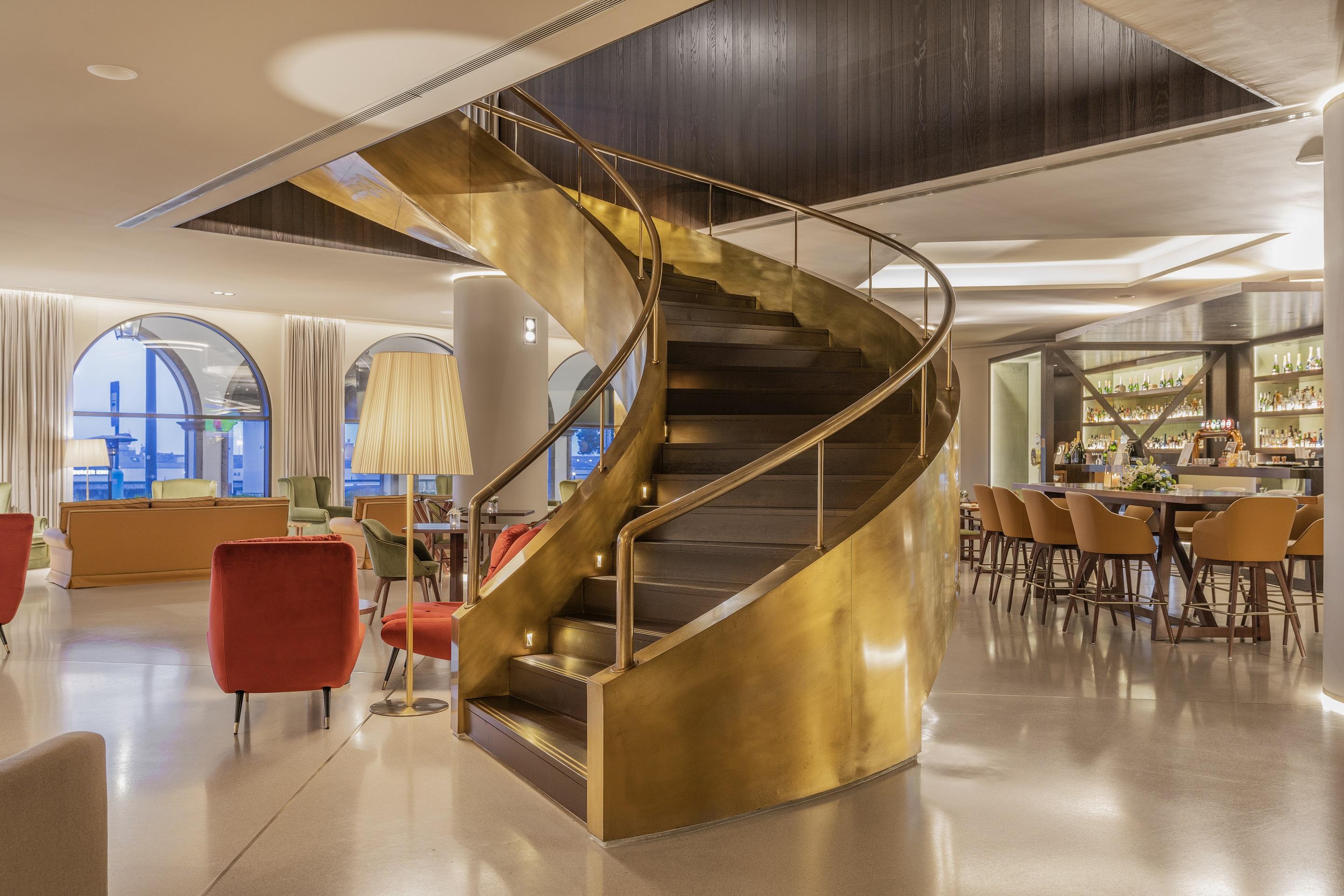 Grand Hotel Acores Atlantico Понта Делгада Екстериор снимка The spiral staircase at the hotel