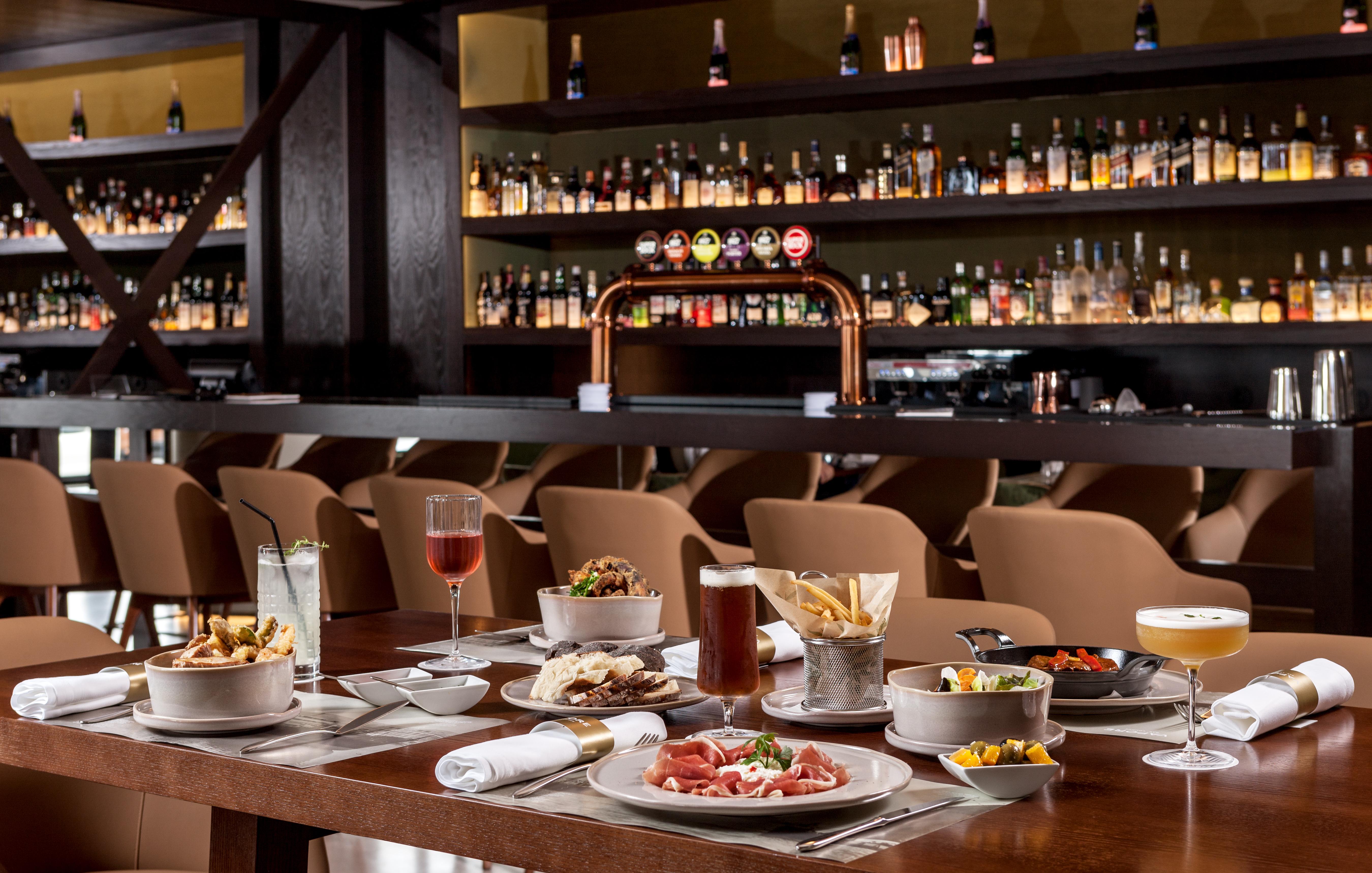 Grand Hotel Acores Atlantico Понта Делгада Екстериор снимка The bar at the hotel