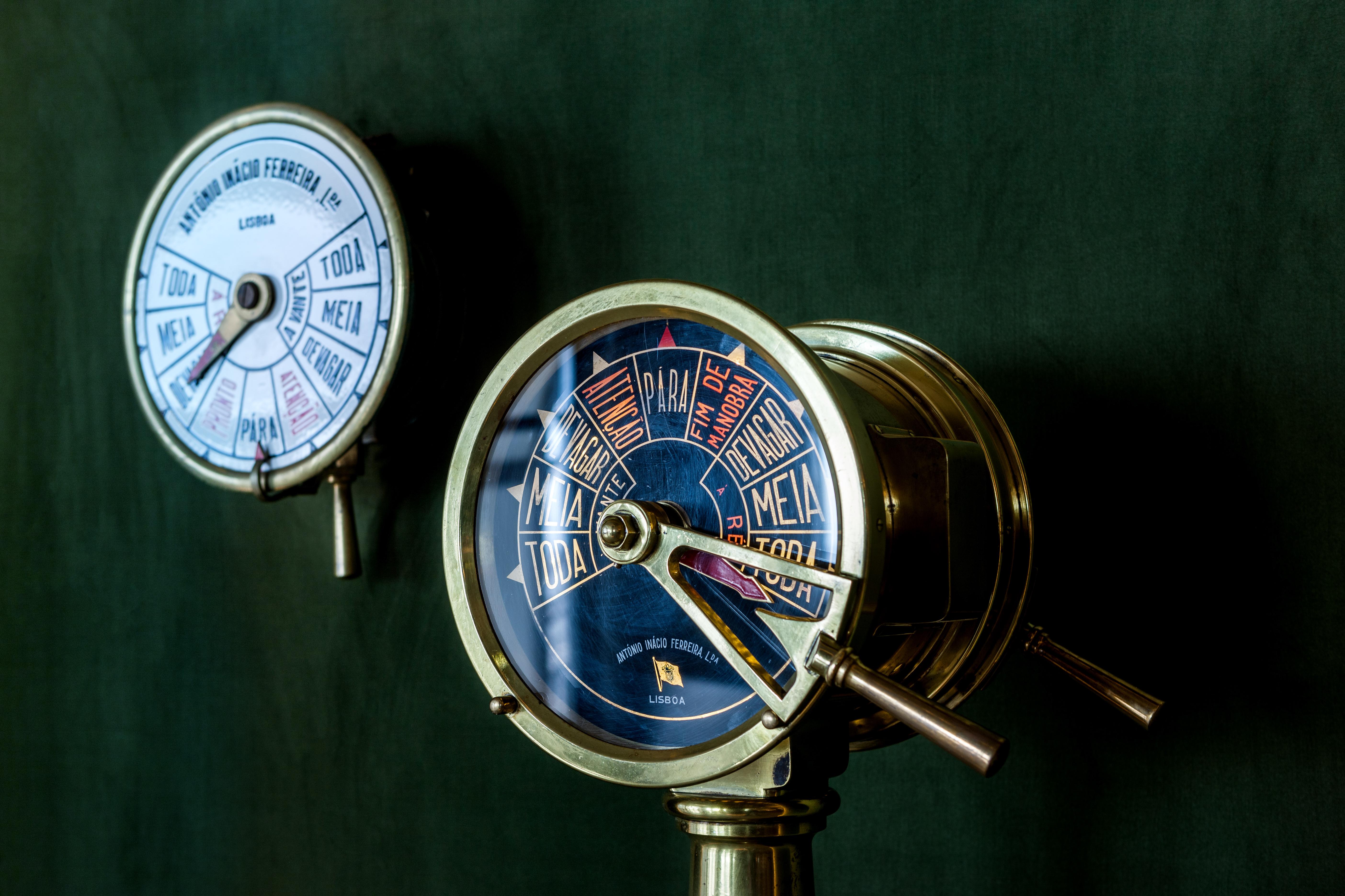 Grand Hotel Acores Atlantico Понта Делгада Екстериор снимка A pressure gauge